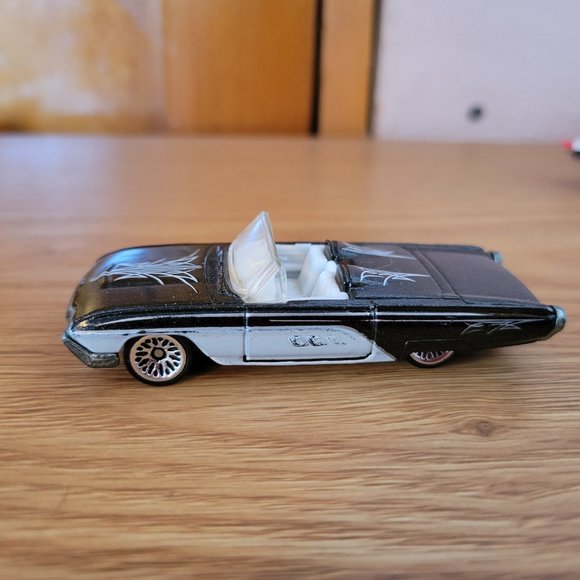1996 Hot Wheels ’53 Thunderbird & 1989 Matchbox 1957 Thunderbird - Picture 2 of 13